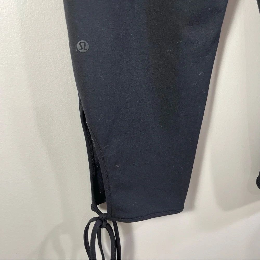 Lululemon cute bow tie joggers Size 10 Color Black